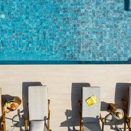 Villa Sunny Paradise Luxury With Pool & Hot Tub *