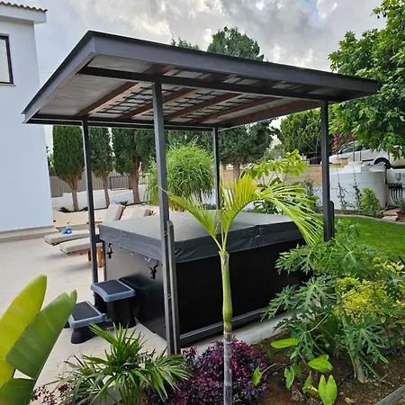 Sunny Paradise Luxury With Pool & Hot Tub Villa Paphos