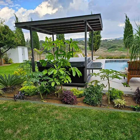Sunny Paradise Luxury With Pool & Hot Tub Villa