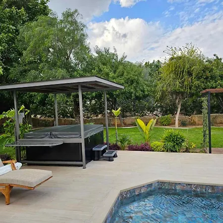 Sunny Paradise Luxury With Pool & Hot Tub * Paphos